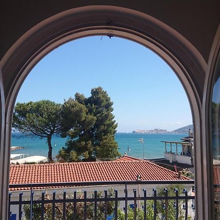 Alloggio Panoramico Sul Mare Di Vindicio Formia Exterior foto